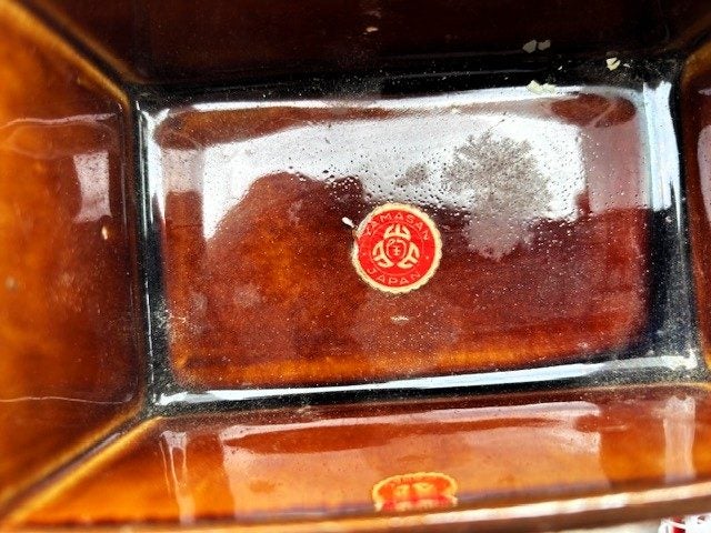 12 x smaller size vases: various shapes, styles, medium (2173AP) Carousel 8