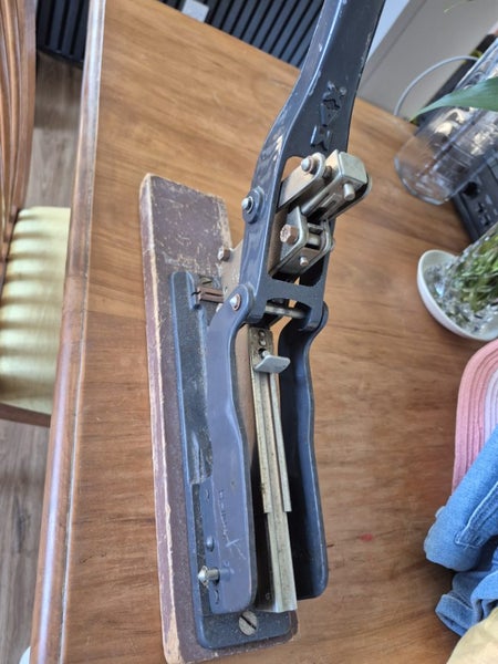 Vintage heavy duty stapler Carousel 1