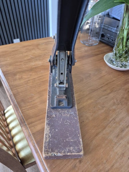 Vintage heavy duty stapler Carousel 2