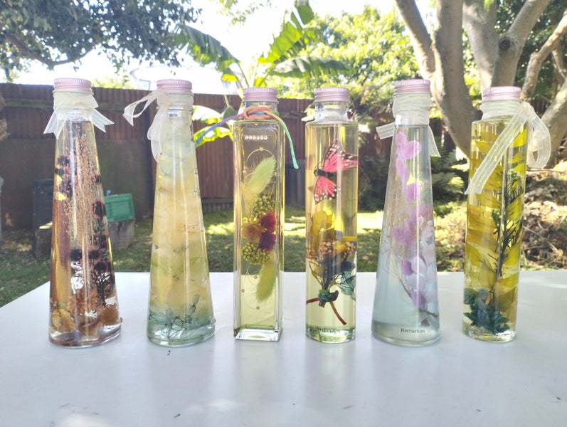 Herbarium 12 bottles Carousel 1