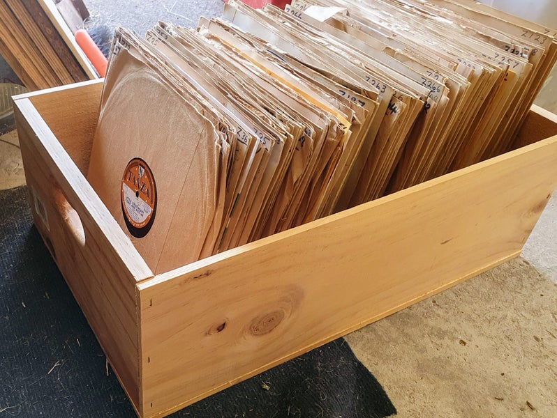 TANZA 78's - bulk collection Carousel 1