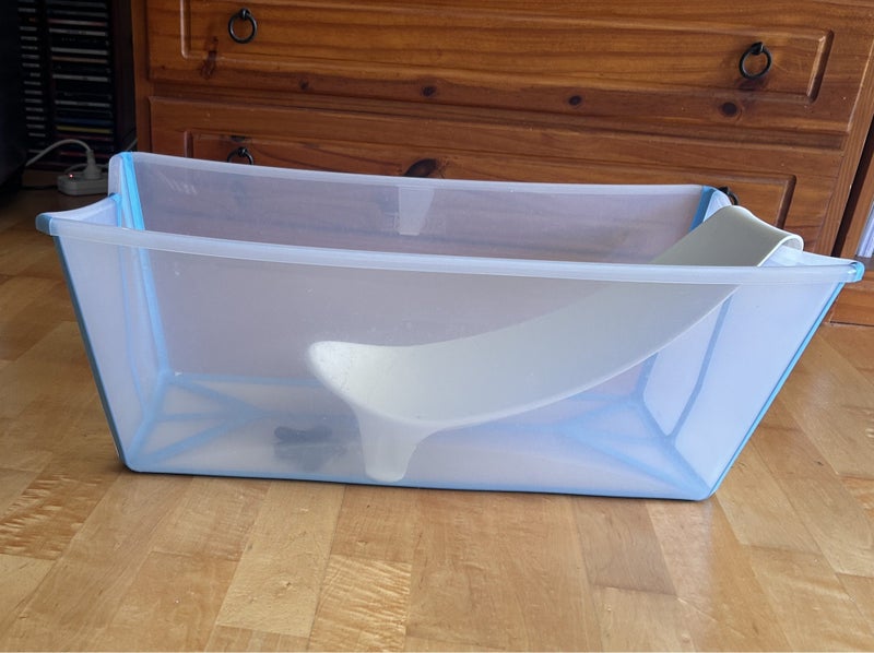 Stokke Flexibath ( baby bathtub ) with newborn support 0-4 years Carousel 1