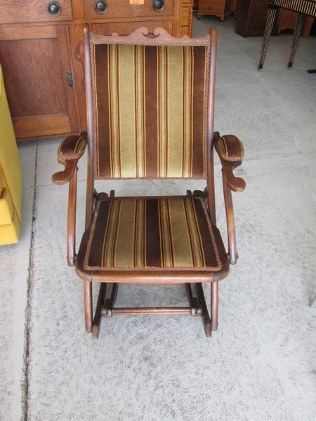 2361 VINTAGE COMBINATION FOLDING ROCKING CHAIR Carousel 1