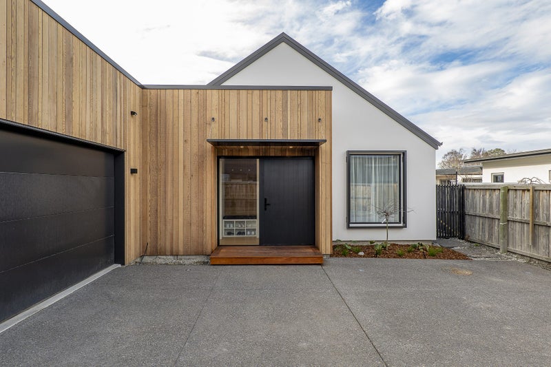 DP Built Ltd Carousel 10