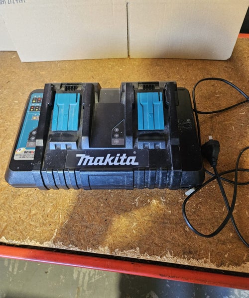 MAKITA Ex Demo DC18RD 18V LXT Lithium Ion Dual Port Rapid Optimum Charger Carousel 1