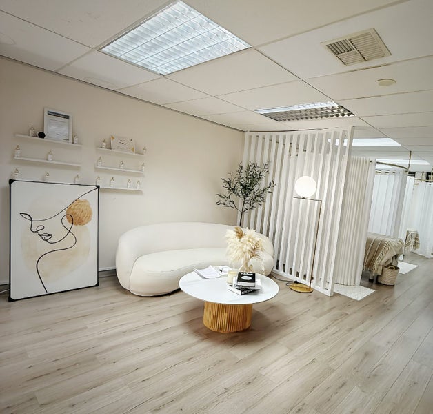 ? RENT A MASSAGE TABLE – TAKAPUNA BRANCH ? Carousel 2