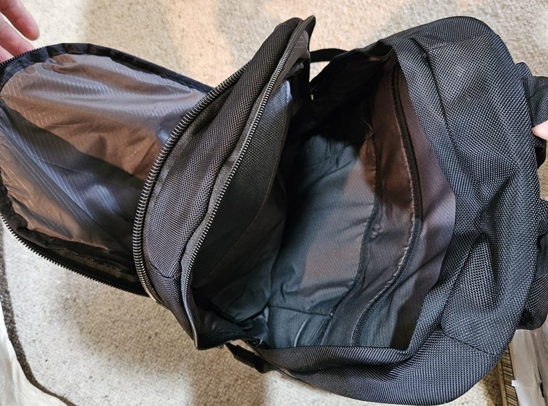 Near new Computer laptop pack pack (Tucano) Carousel 2