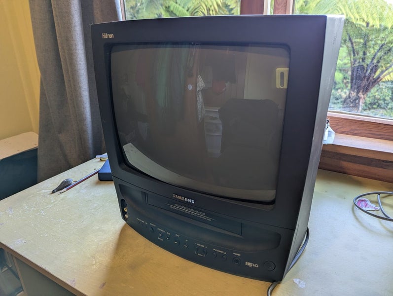 SAMSUNG TVCR-10 VCR player Carousel 1