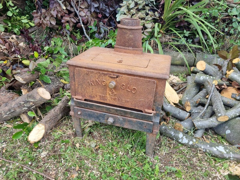Antique King Glo "Little Big Heat" Potbelly Stove - Christchurch Made Carousel 2