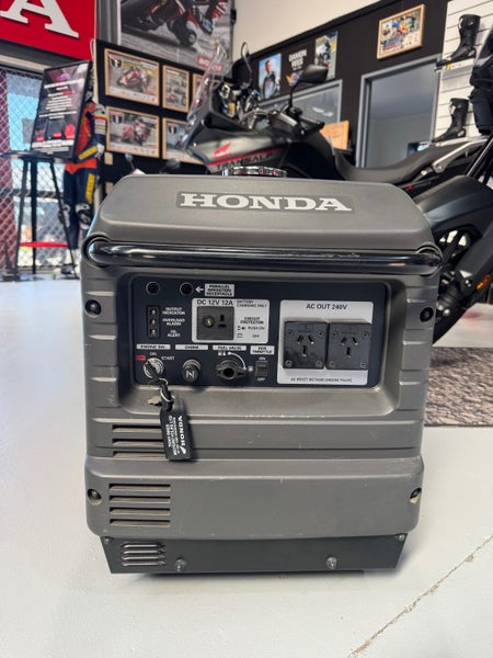 Honda EU30is Generator Carousel 2