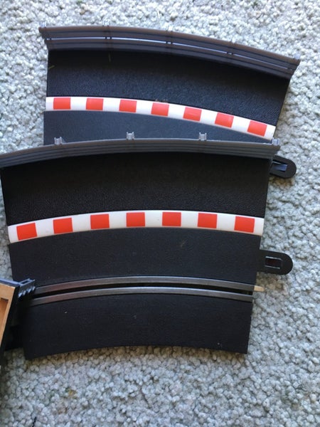 Scalextric 1/32 single lane curve and barriers Carousel 3