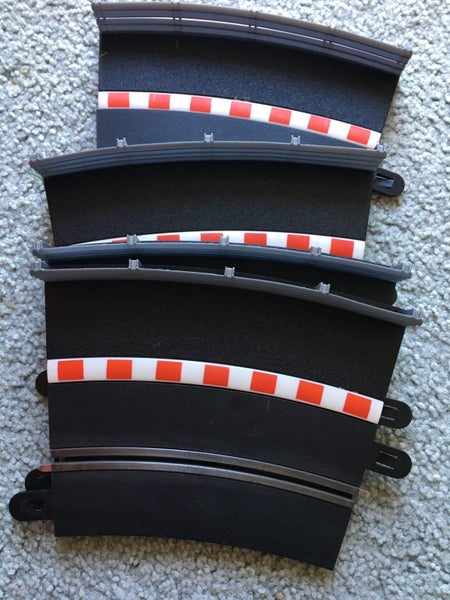 Scalextric 1/32 single lane curve and barriers Carousel 1