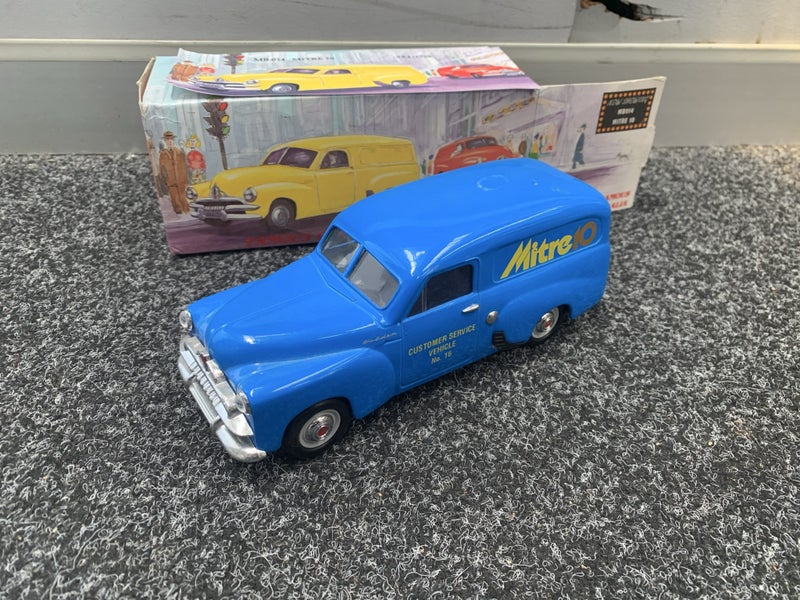 Holden FJ van 1/25 scale model Carousel 1