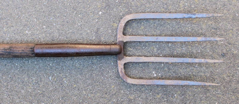 Vintage Garden Fork (TGD11a) Carousel 5