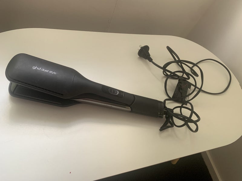 GHD duet wet to dry straightener Carousel 1