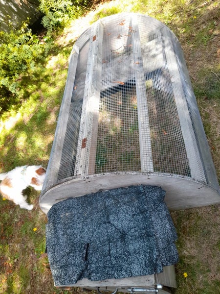 Guinea pig or rabbit hutch cage Carousel 2