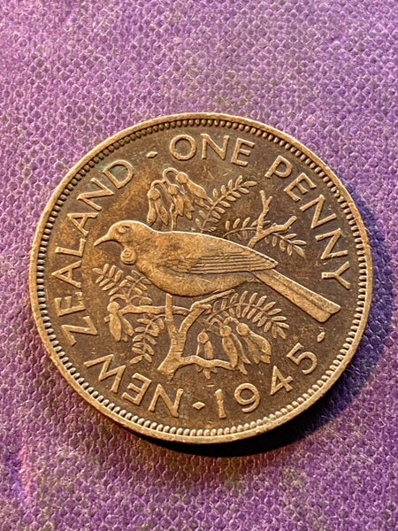 NZ Penny 1945 Carousel 1