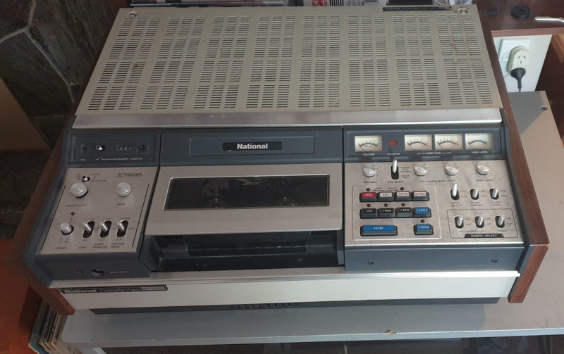 National Panasonic NV-9500 U-matic VCR Carousel 1