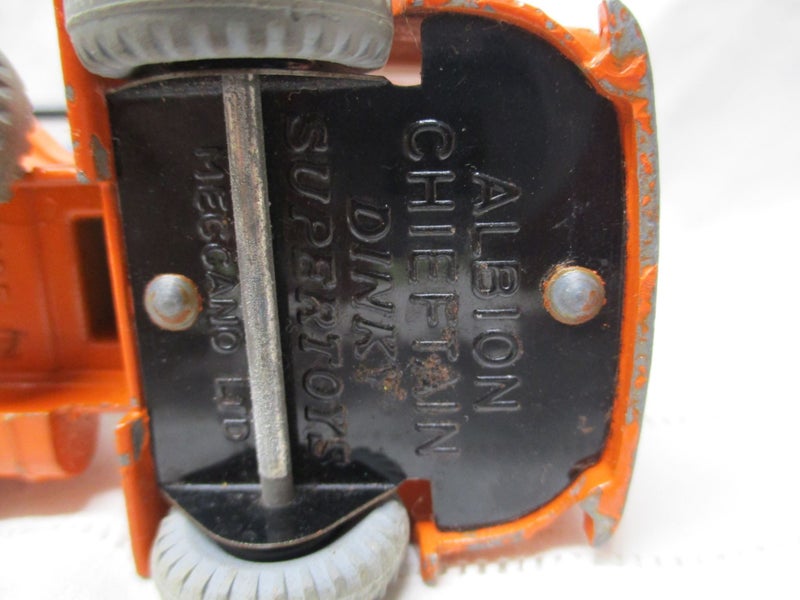 TY3 911 - Dinky Toy 960 Albion Lorry Mounted Concrete Mixer die-cast model Carousel 9