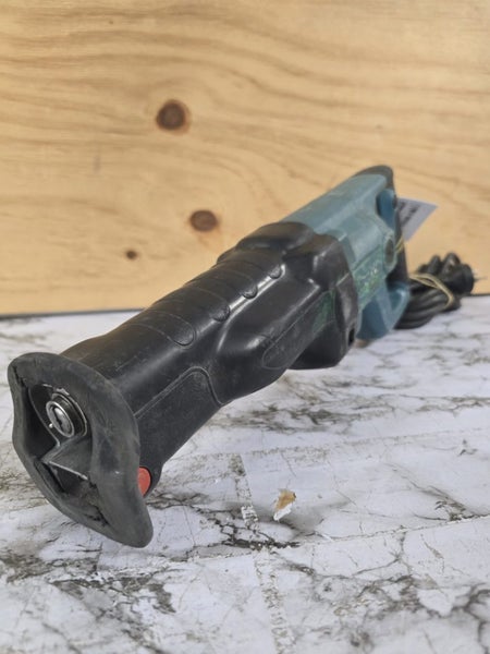 Makita Corded Saber Saw JR3050T Carousel 2