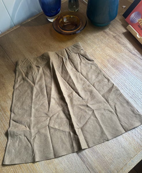 Knuefermann linen skirt last chance to purchase! Carousel 5