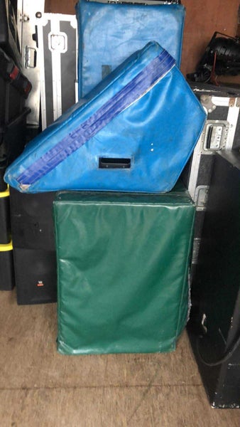 Toa 380SEM 15" speaker with cover Carousel 1