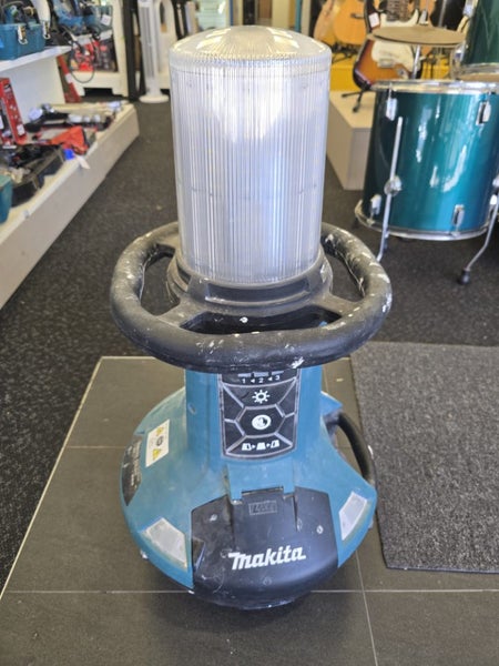 Makita Cordless Area Worklight DML810 Carousel 2