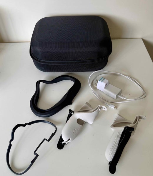 Oculus / Meta Quest 2 VR Headset65075352493569111