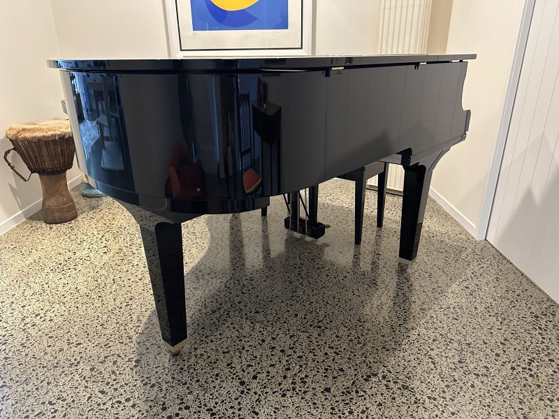 Yamaha GC1 Baby Grand Piano. Exceptional Carousel 10