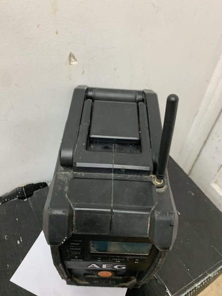 AEG 18V / 240V Hybrid Bluetooth Jobsite Radio BRFMB18 - Skin Only Carousel 2
