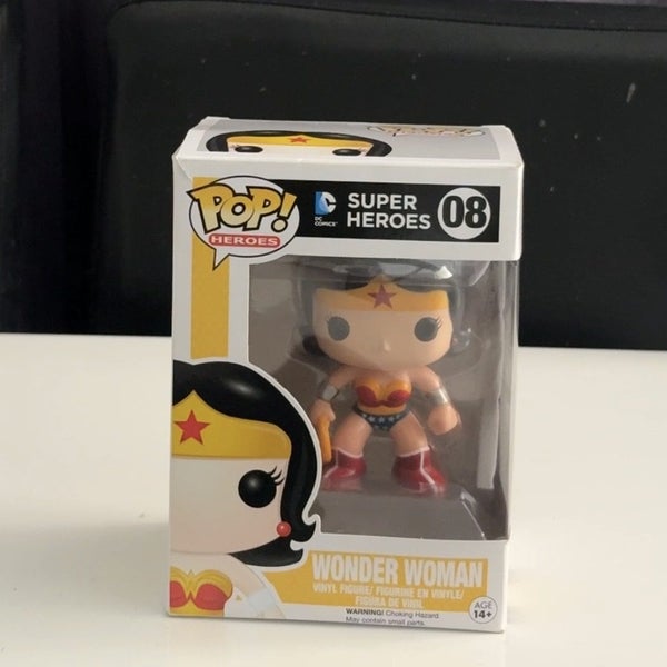 Funko Pop! Wonder Woman #08 – DC Superheroes – Classic Carousel 1