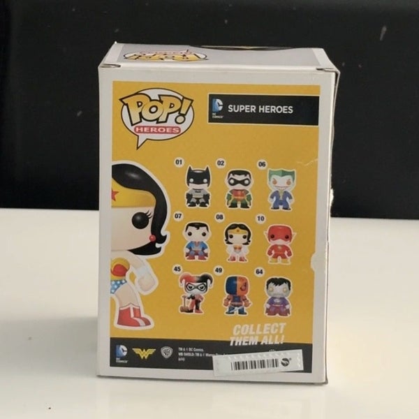 Funko Pop! Wonder Woman #08 – DC Superheroes – Classic Carousel 4