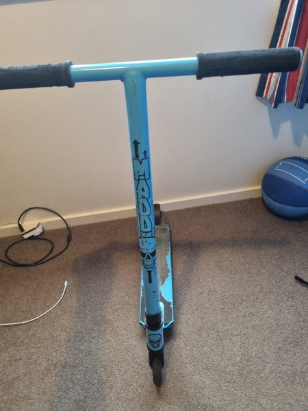 Old Madd Gear Scooter Carousel 1