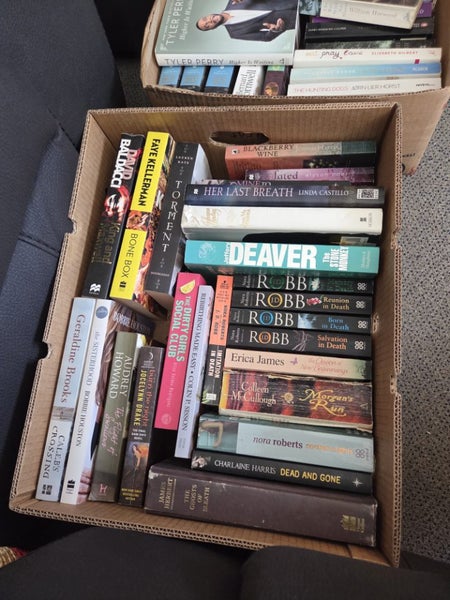 Calling all book worms!! Bulk books Carousel 1