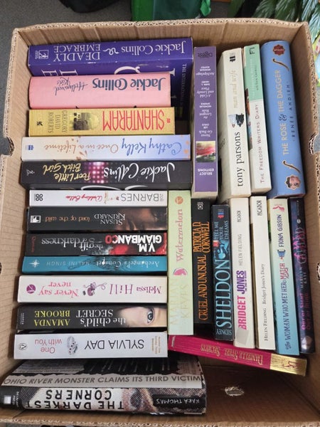 Calling all book worms!! Bulk books Carousel 2