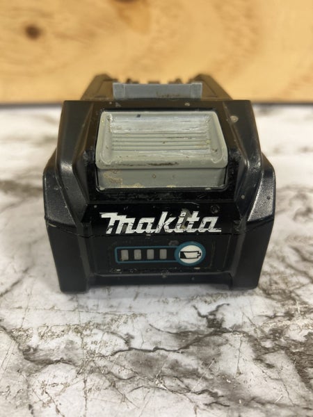Makita 40V 4.0ah Battery BL4040 Carousel 2