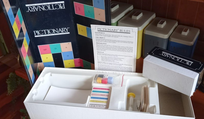Vintage 'PICTIONARY' Board Game 1985 Carousel 2