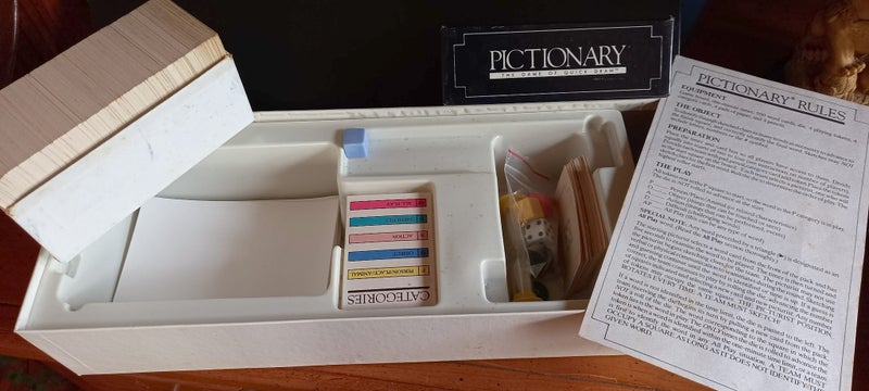 Vintage 'PICTIONARY' Board Game 1985 Carousel 3