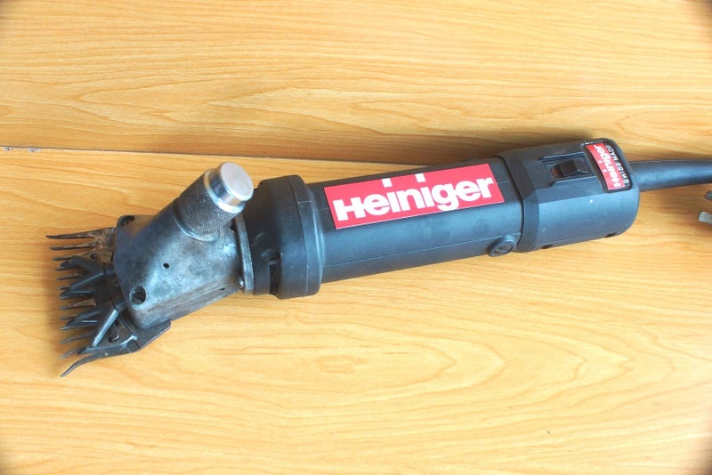 Heiniger Cutter; Comb and Hand-piece.230v. For Sheep Shearing. Carousel 1