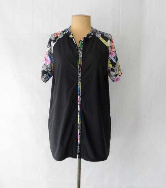 TAKING SHAPE - BLACK S/S ZIP FRONT SWIM TOP size 14 & SHORTS Carousel 1