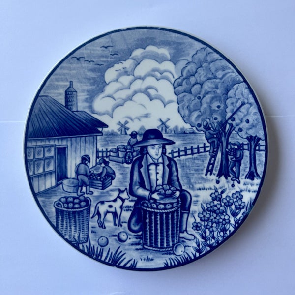 Royal Delft Porcelain Wall Plate “Autumn” Carousel 1