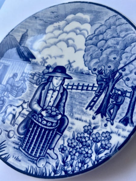 Royal Delft Porcelain Wall Plate “Autumn” Carousel 2