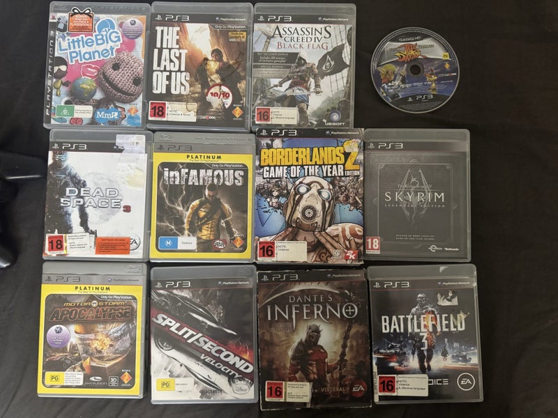 Playstation 3 + 12 games and 3 controllers Carousel 3