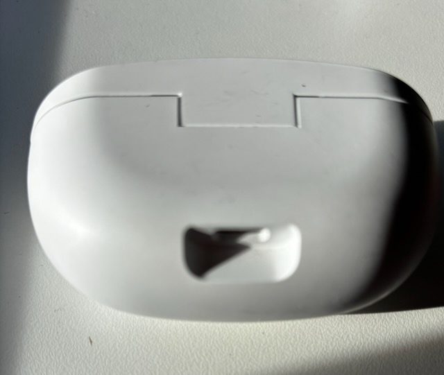 Sony WF-SP800N Noise Cancelling In-ear Headphones White, with charging case Carousel 4