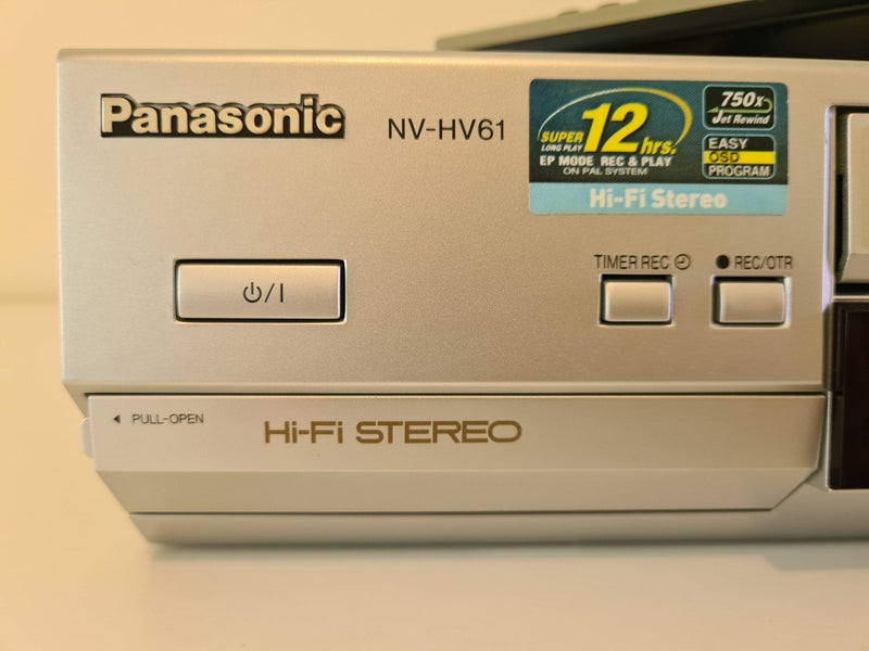 PANASONIC VCR (VIDEO CASSETTE RECORDER) NV-HV61 SERIES + LOTS OF VIDEO TAPES! Carousel 2