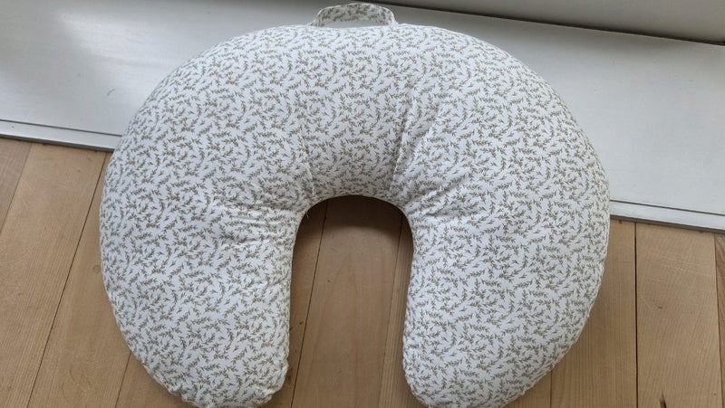Nursing pillow Carousel 1
