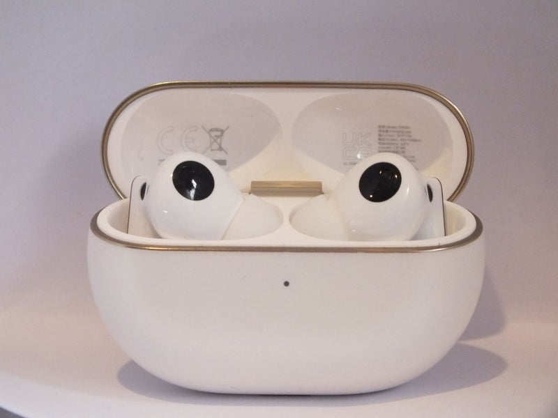 HUAWEI FREEBUDS PRO 4 WIRELESS BLUETOOTH EARPODS - WHITE Carousel 1