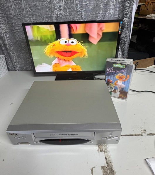 Sanyo VCR Player VHR-VK210A Carousel 2