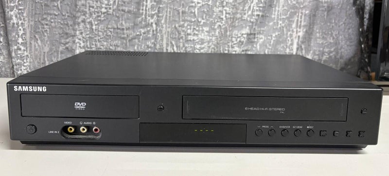Samsung DVD-V6800 DVD & VCR Player Carousel 1
