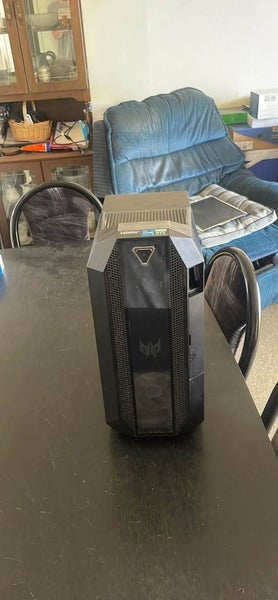 Predator P03-630 case with some components Carousel 1